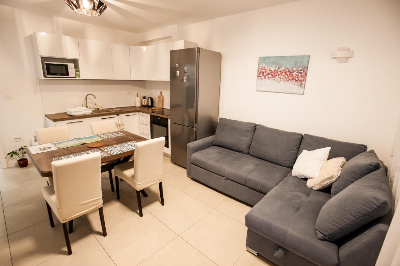 Apartment Little Violet - Balcony & Free Parking Zadar Exterior foto